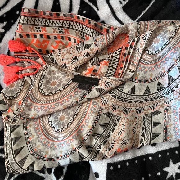 Steve Madden wrap / very large scarf - Picture 1 of 1